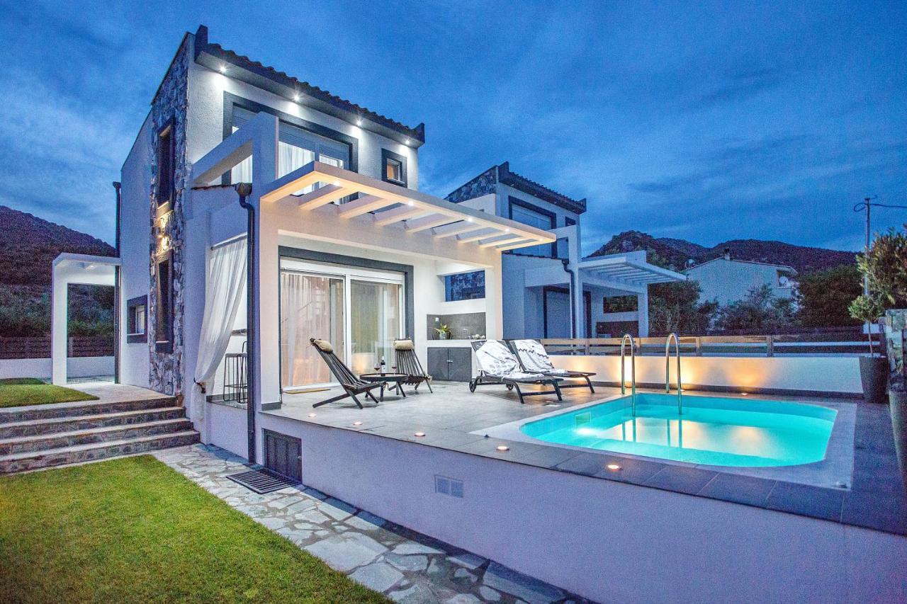 Joy C Deluxe Villa Nea Iraklitsa Exterior photo